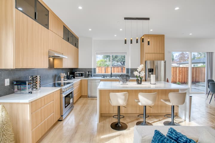 Luxury 4br/4ba San Jose Main House | New Build - San José, CA