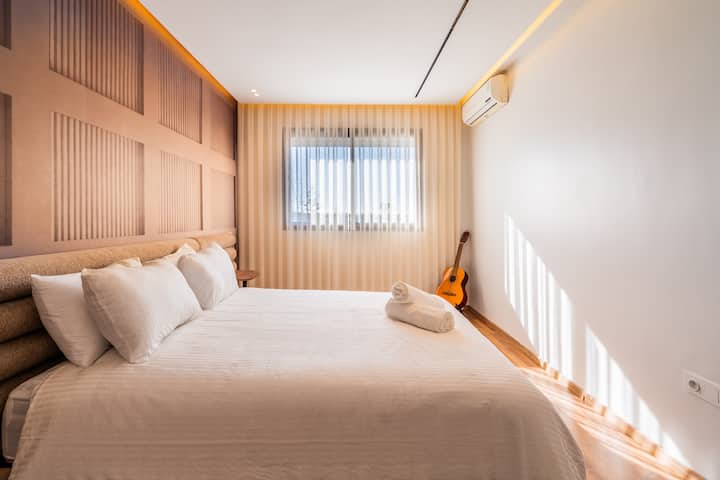 Prime 2br/2ba: Sleeps 7 + Free Parking & Big Table - Casablanca