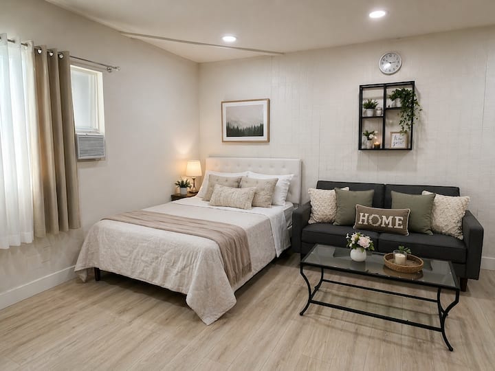 Vacation Studio Retreat By Disney, Knott's & Beach - Huntington Beach, CA