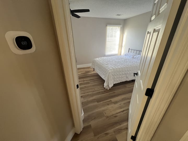 Newly Renovated, Modern, Professional Rental - Carrollton, GA