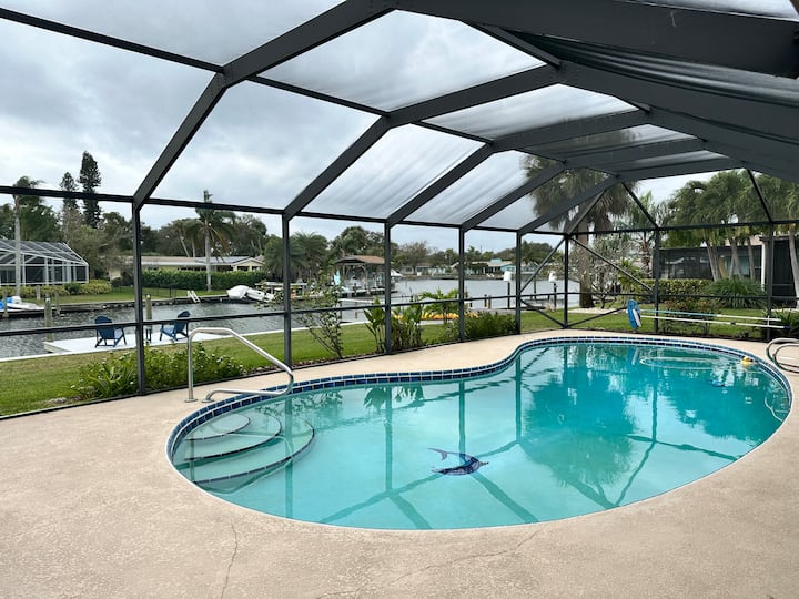 Cocoa Beach Family Retreat - 코코아비치