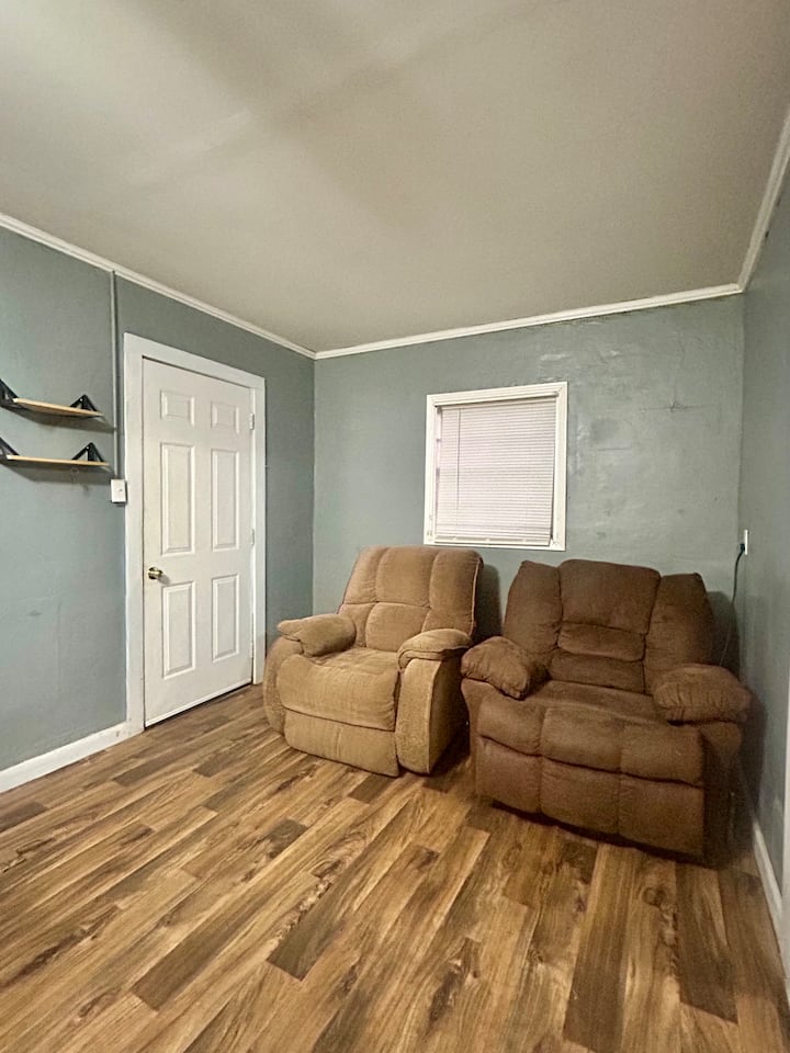 Concrete Cottage - Blue Mountain, MS
