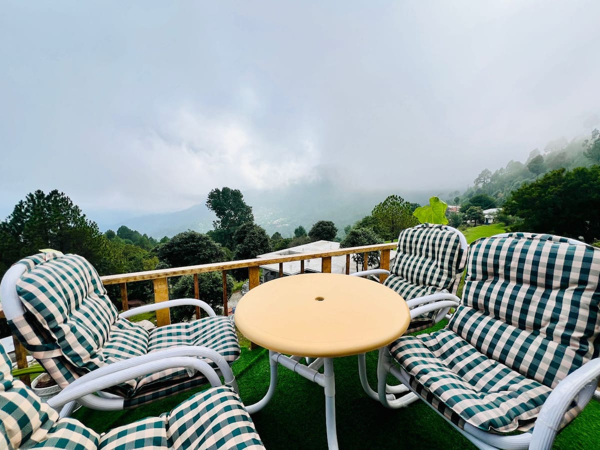 The Glass Gable | Modern Glamping & Scenic Deck