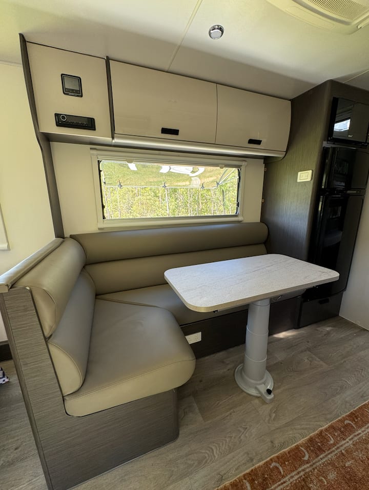 Private Caravan With Resort Style Pool Access - Ipswich