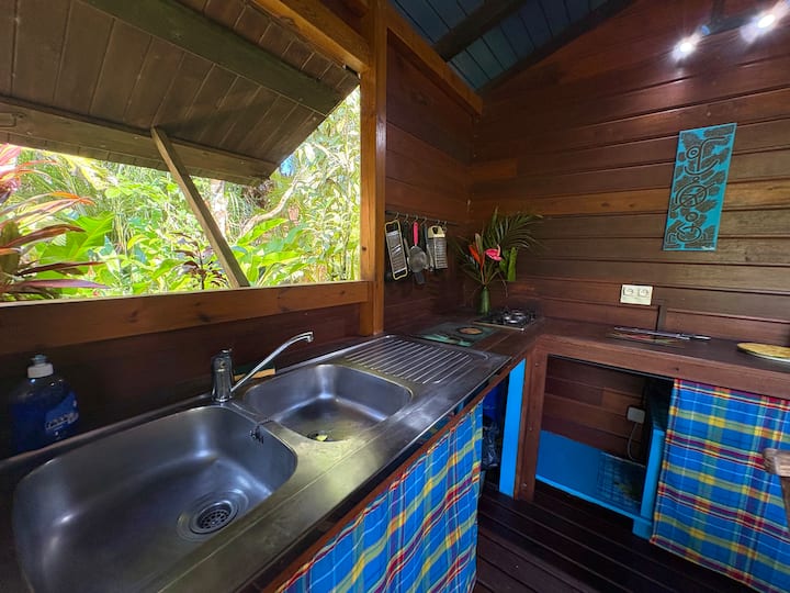 Bungalow Dans Un Jardin Tropical - Parc national de la Guadeloupe