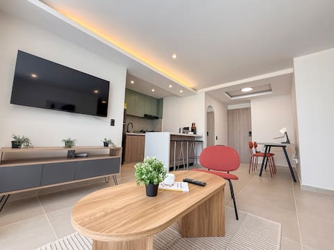 Top performing Airbnb: 10th floor · Ocean view • Big Park out front in Riomar