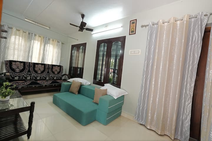 Home In Thrissur - Just 500 Mtrs From Railway Stn. - Thrissur