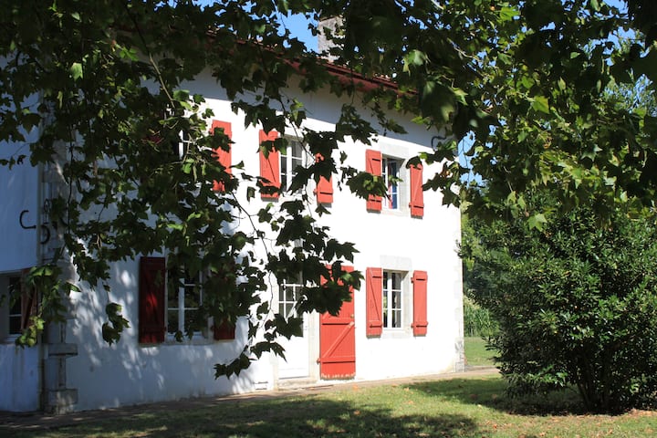 Maison Familiale Entre Landes Et Pays Basque - Urt
