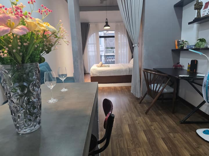 Hidden Pearl@heart Of Hcmc Balcony/kitchen/laundry - Vietnam