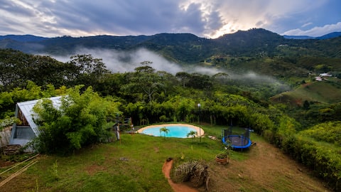 Glamping with private tub and mountain view