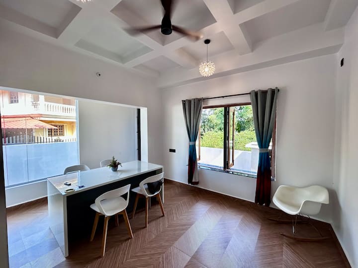 Dining area image 3