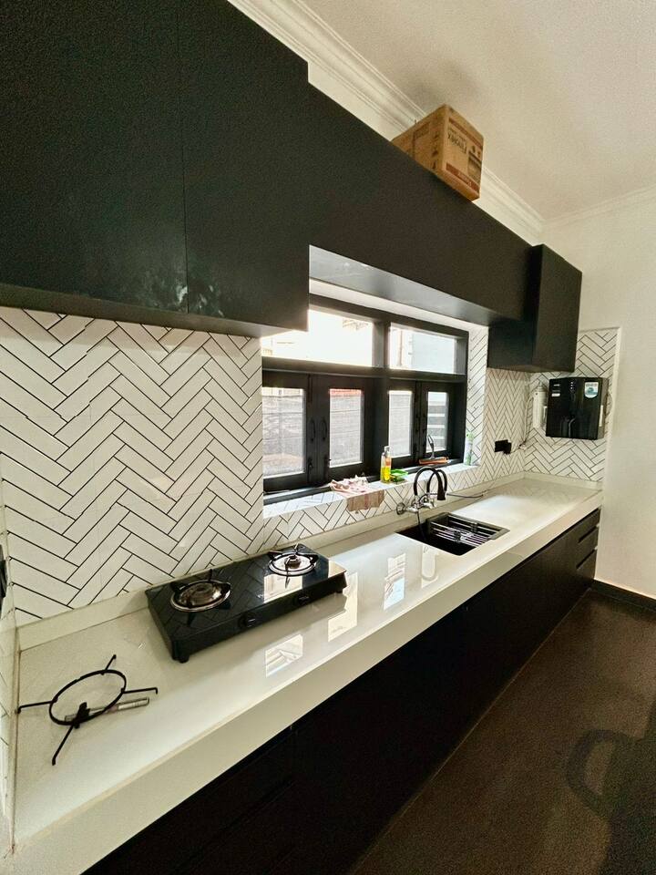 Full kitchen image 3