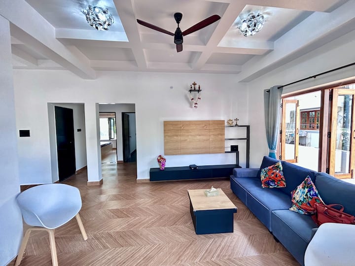 Living room image 1