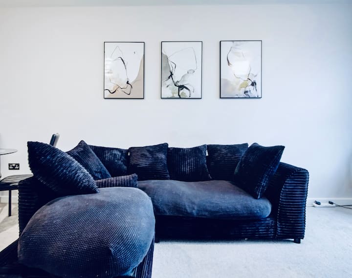 Modern 1 Bed Flat-private Balcony & Free Parking - Beckenham
