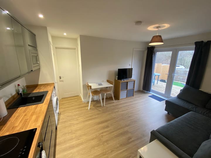Cozy Ground Floor 1 Bed Apt, Patio & Ample Parking - Havant