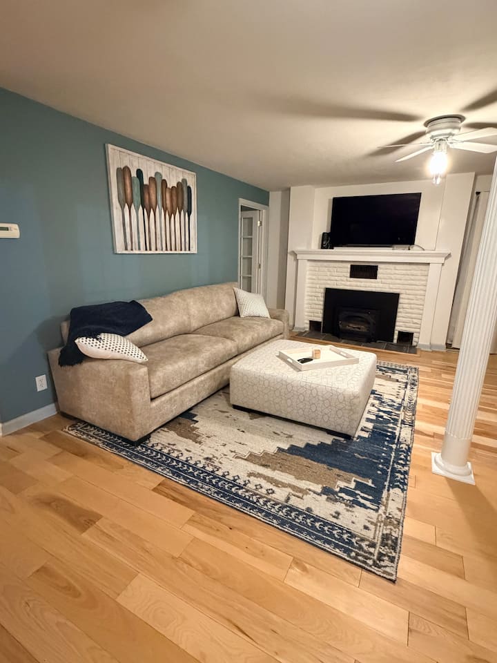 Lakefront Paradise On Salida Rd Lake + Hot Tub - Mentor-on-the-Lake, OH