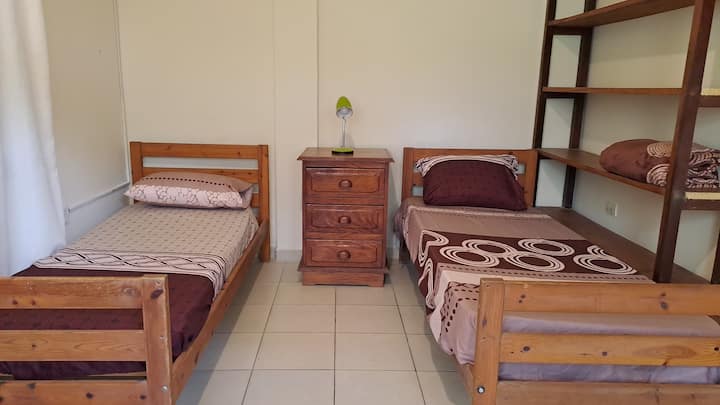 חדר ילדים צמוד לחדר שינה 3 או סוויטה עם חדר רחצה פרטי