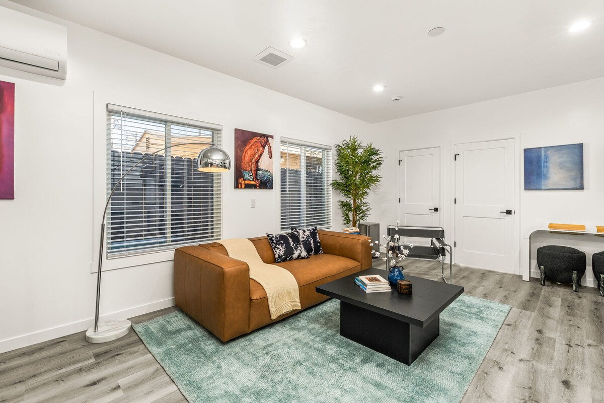 Top performing Airbnb: Walk, Eat & Unwind | North Park 2BR + Parking in Greater Golden Hill