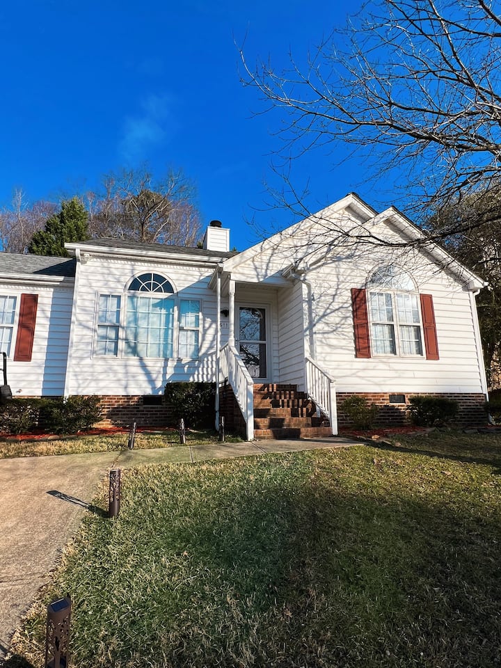 North Raleigh Family Retreat - Raleigh, NC