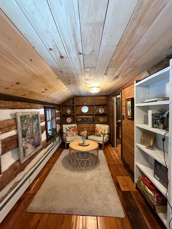 Rare Find! Poconos Log Cabin With Indoor Sauna - Pocono Mountains