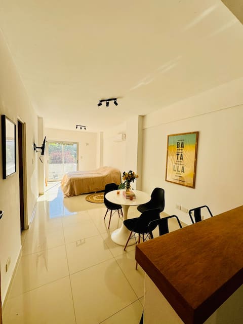 Airbnb con mejor rendimiento: Warm apartment in downtown La Plata en La Plata