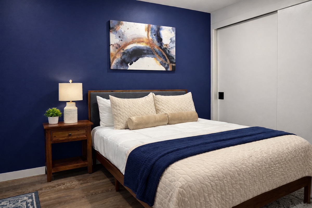 5-Star Stay | Walk to Rainey| Free Parking