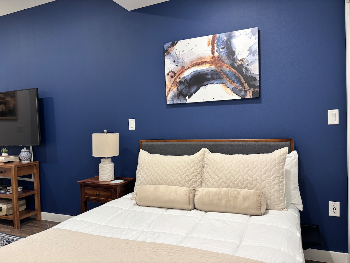 5-Star Stay | Walk to Rainey| Free Parking