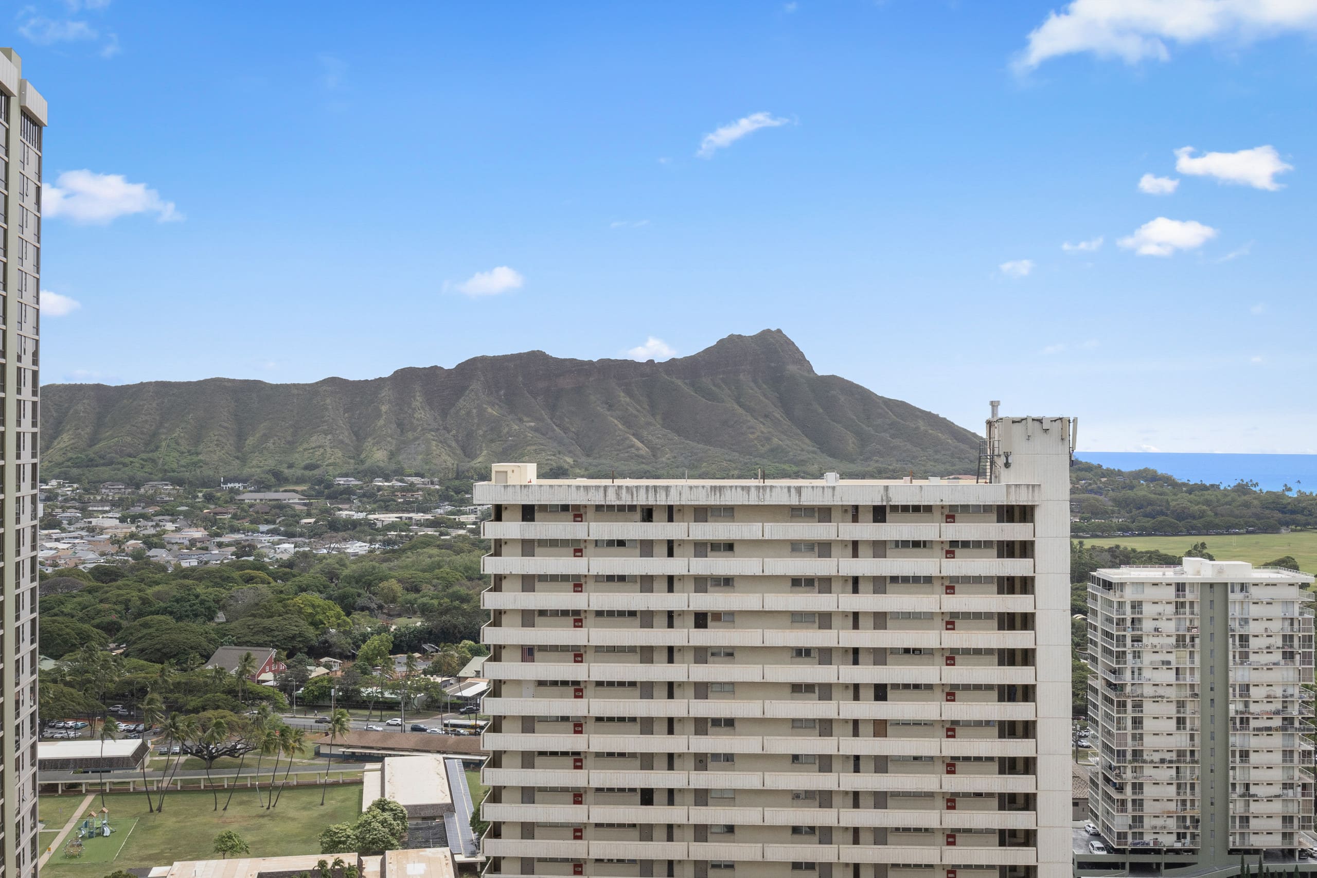 *Beautiful Modern 1BR! Close to Beach! - Image 39