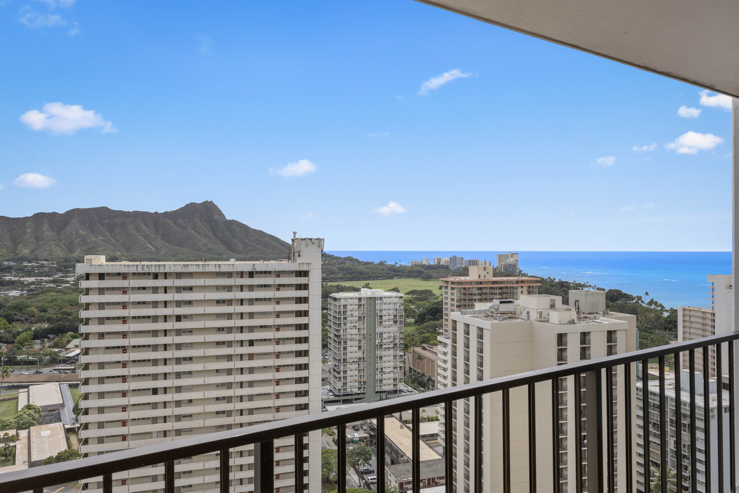 *Beautiful Modern 1BR! Close to Beach! - Image 45