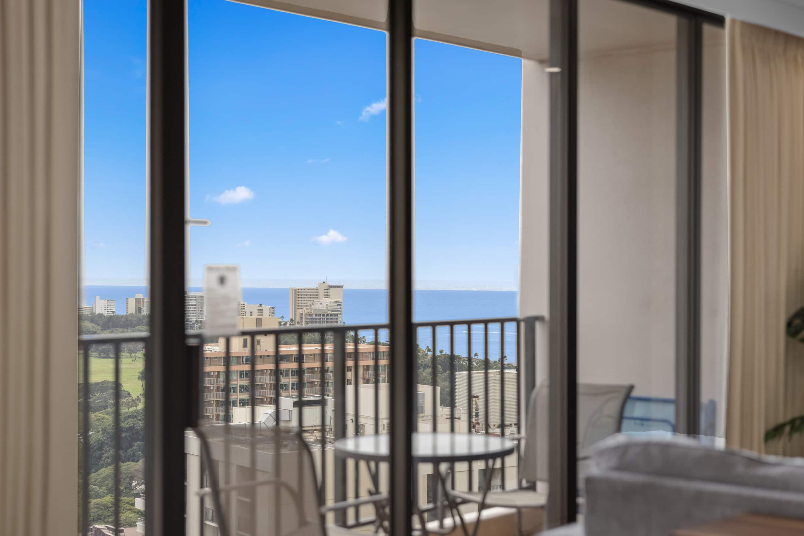*Beautiful Modern 1BR! Close to Beach! - Image 16
