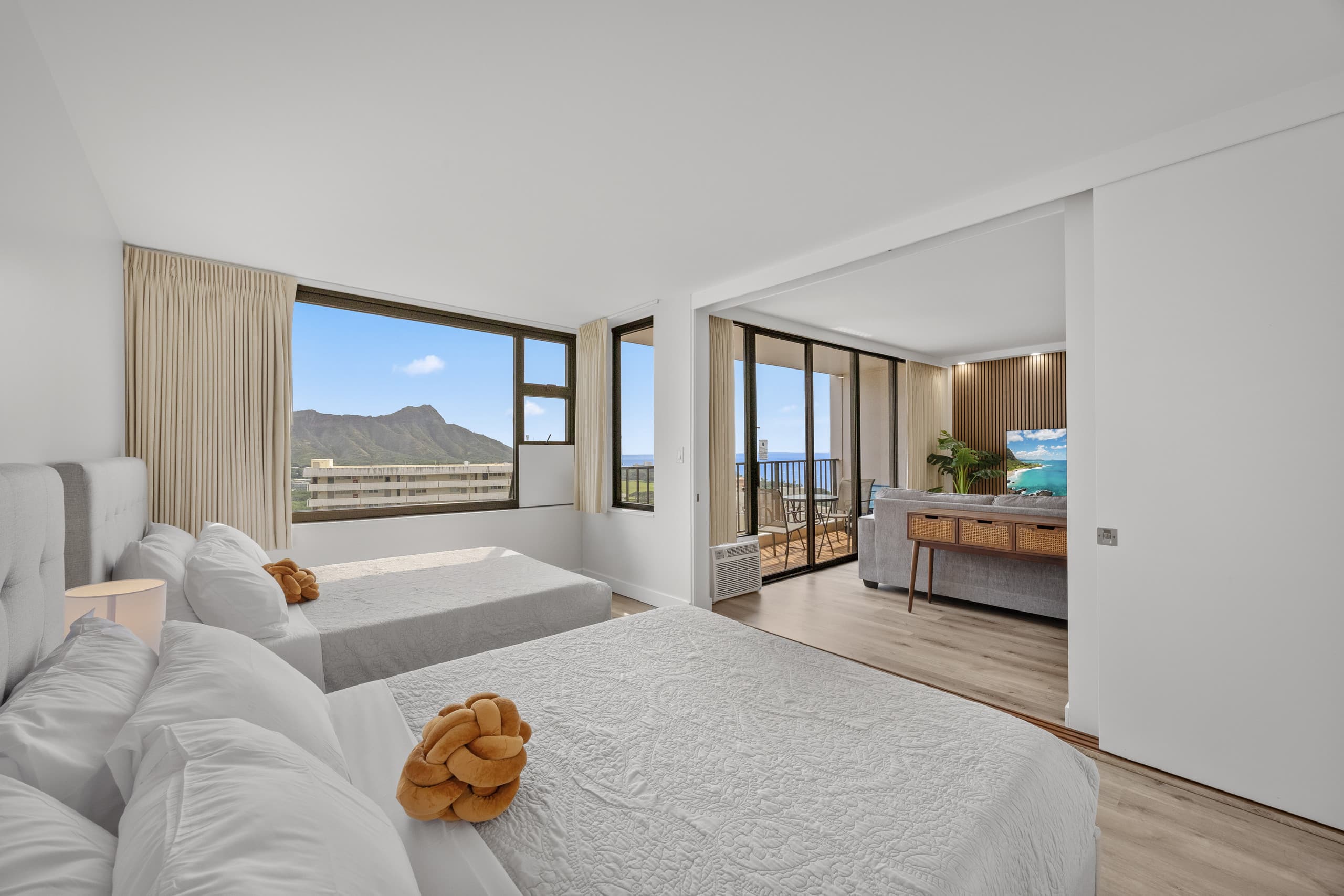 *Beautiful Modern 1BR! Close to Beach! - Image 28