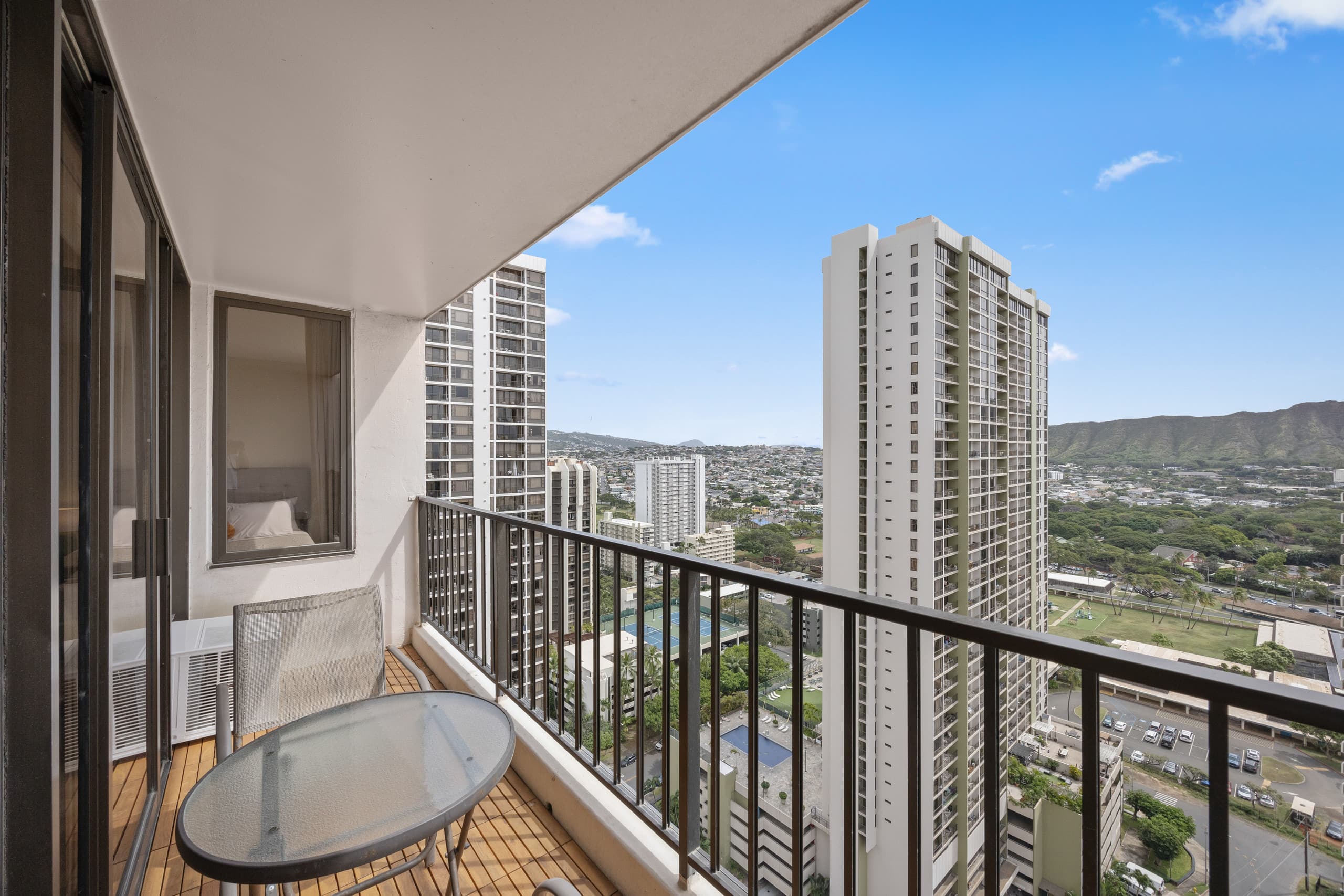 *Beautiful Modern 1BR! Close to Beach! - Image 44