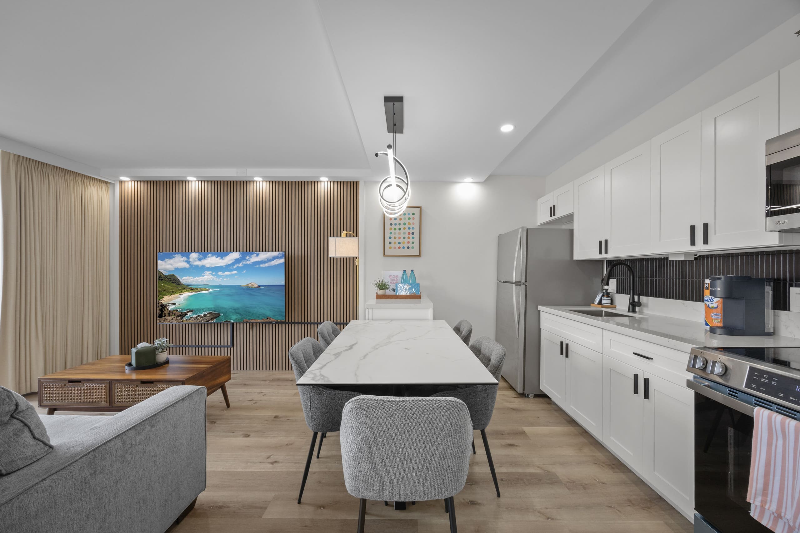 *Beautiful Modern 1BR! Close to Beach! - Image 8