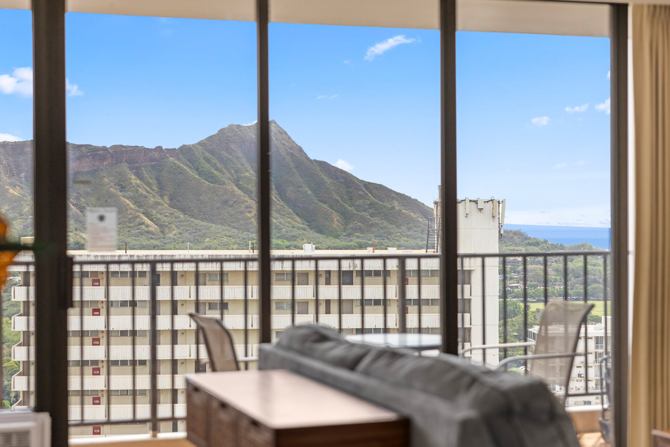 *Beautiful Modern 1BR! Close to Beach! - Image 9