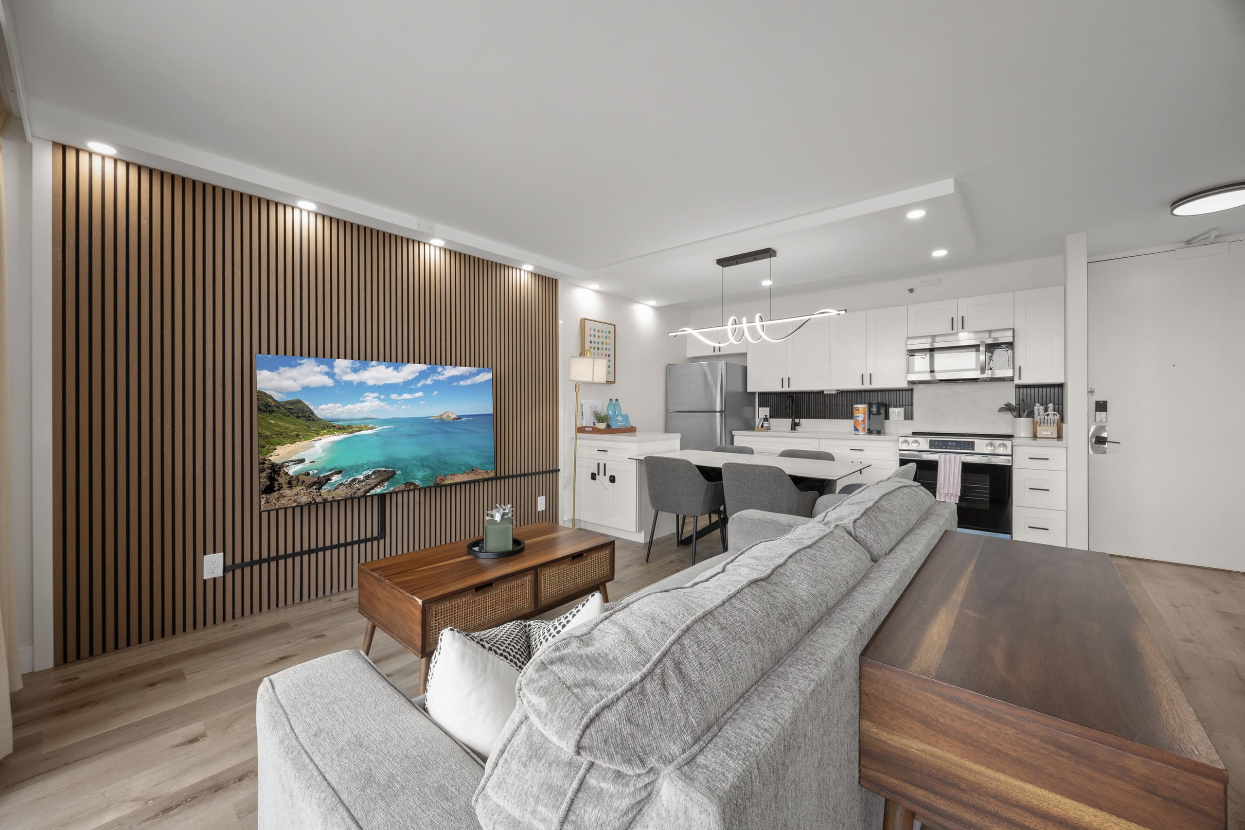 *Beautiful Modern 1BR! Close to Beach! - Image 4