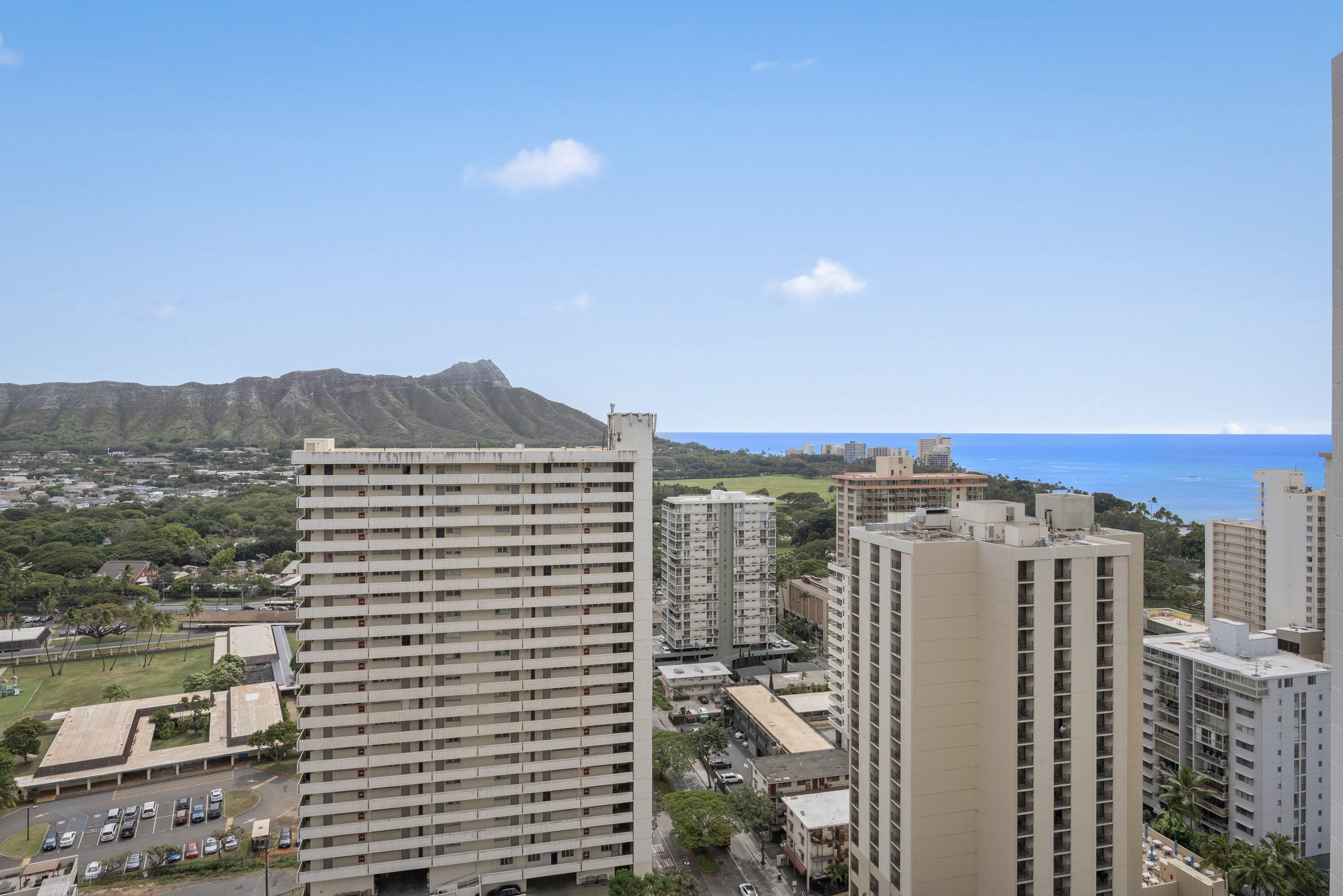 *Beautiful Modern 1BR! Close to Beach! - Image 43