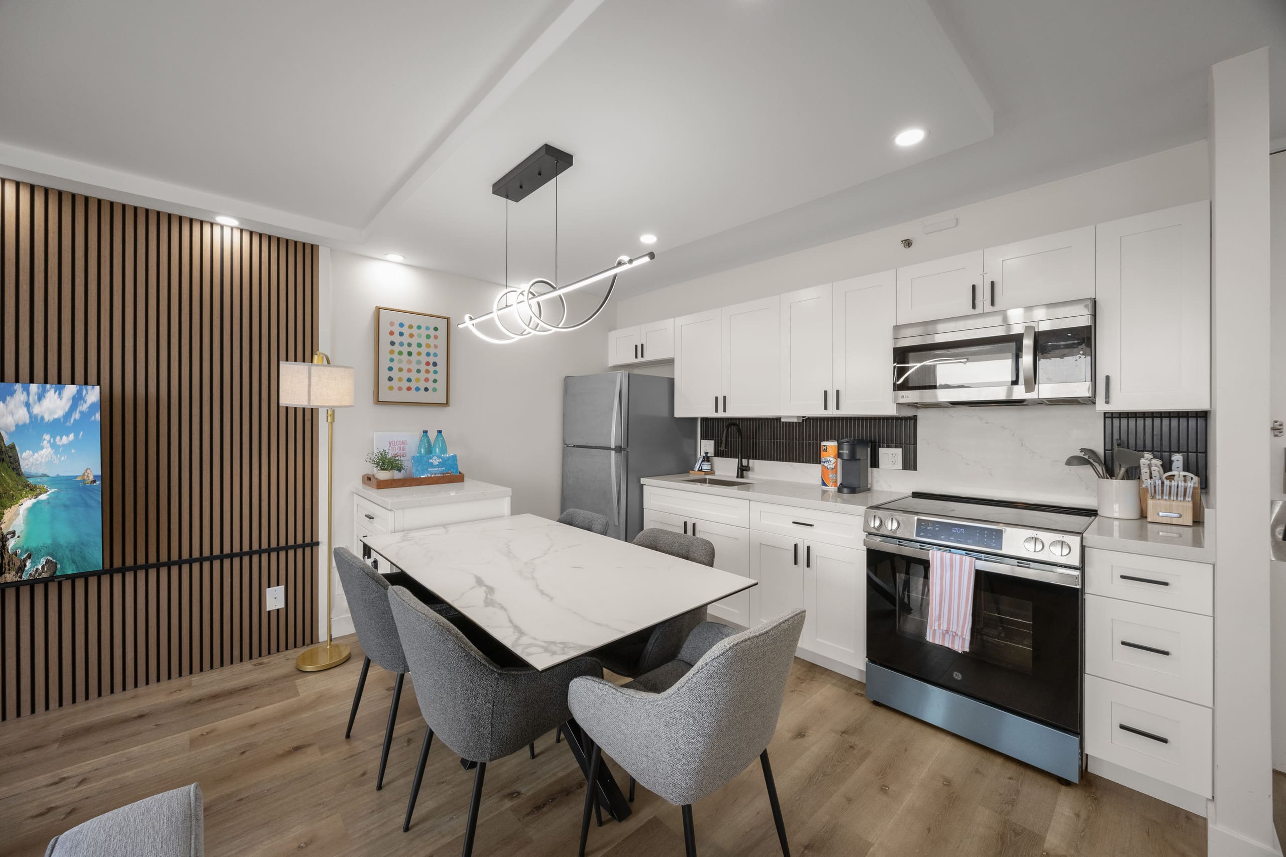 *Beautiful Modern 1BR! Close to Beach! - Image 17