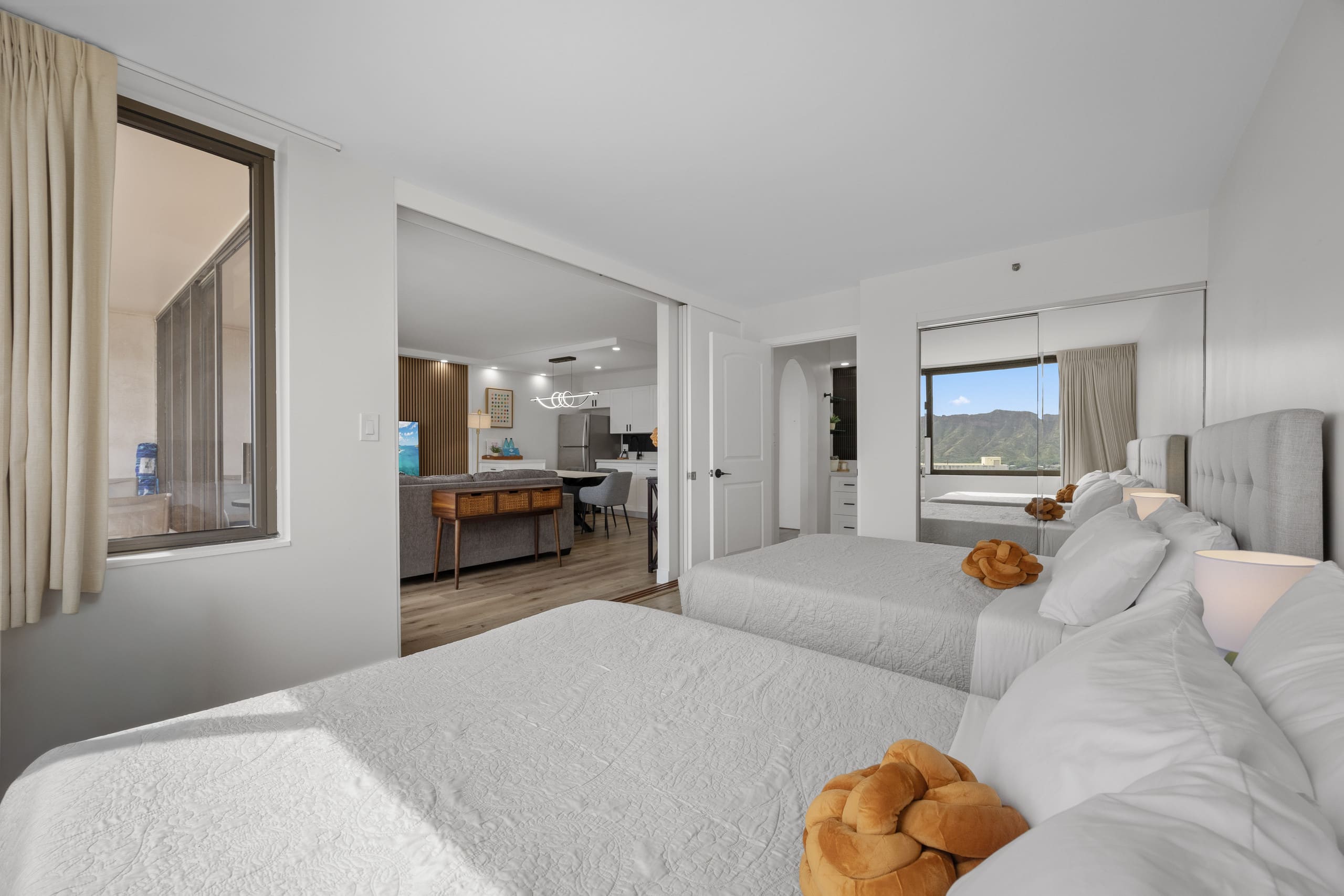 *Beautiful Modern 1BR! Close to Beach! - Image 27