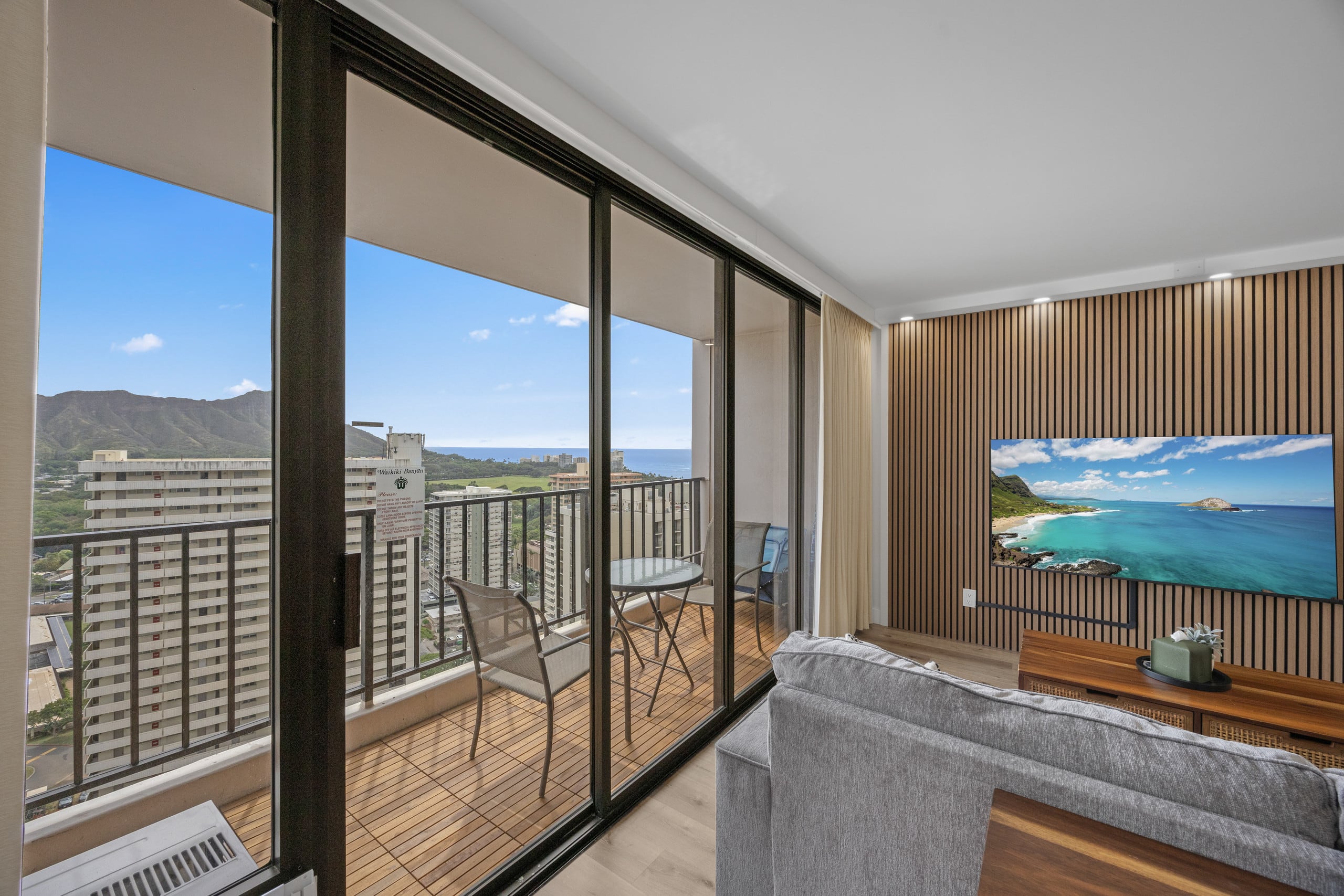 *Beautiful Modern 1BR! Close to Beach! - Image 6