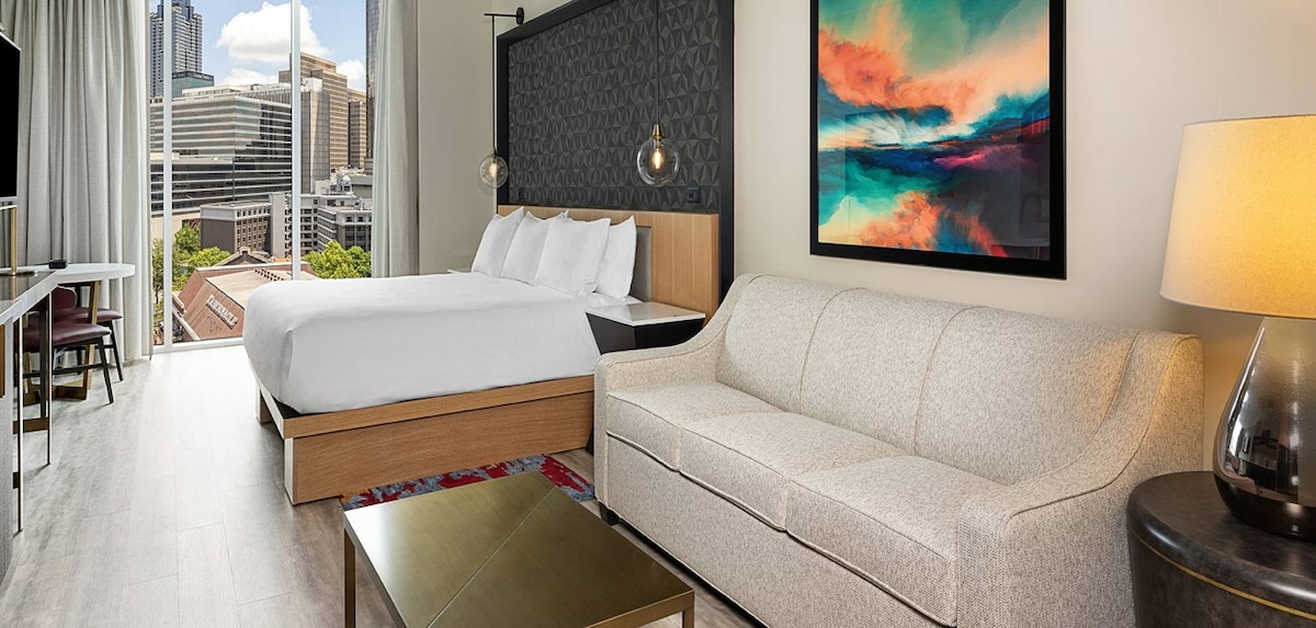 High Rise Studio w/ Kitchen CFP Peach Bowl - Apartments for Rent in ...
