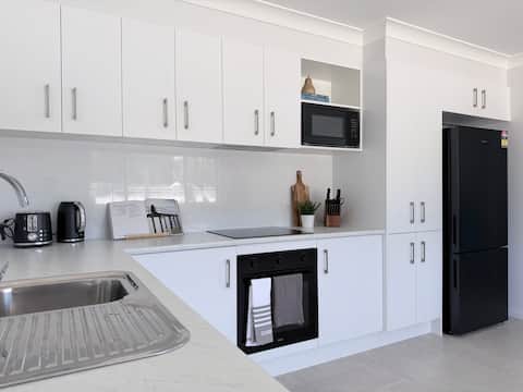 Top performing Airbnb: Sussex Inlet Golf Course | 1 Bedroom Granny Flat in Sussex Inlet