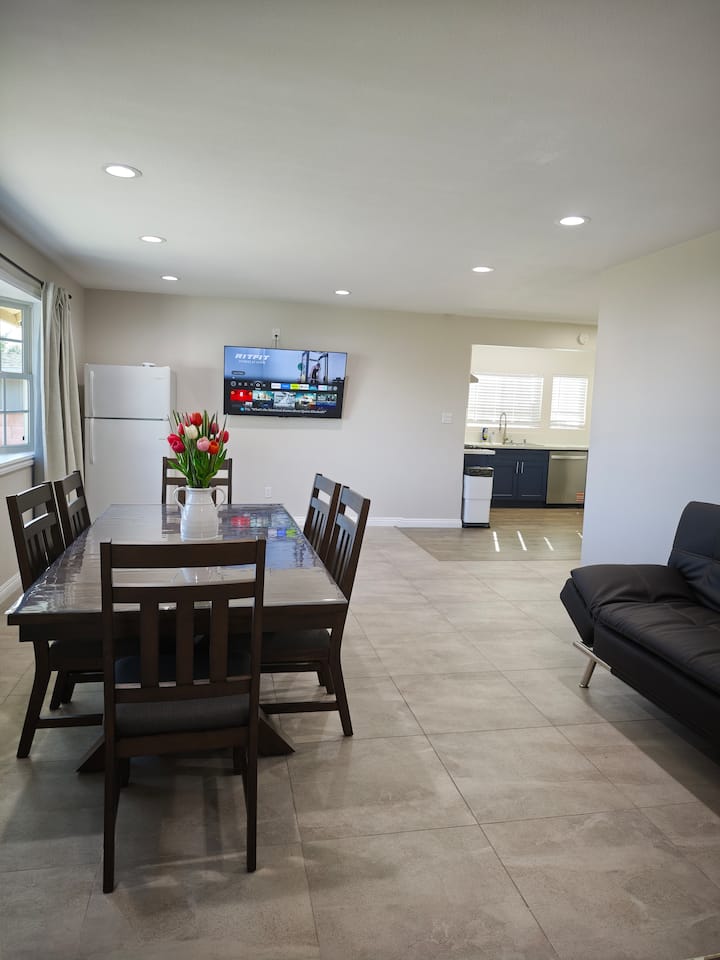 Newly Renovated House Full Kitchen 2 Rms 3 Baths - Baldwin Park, CA