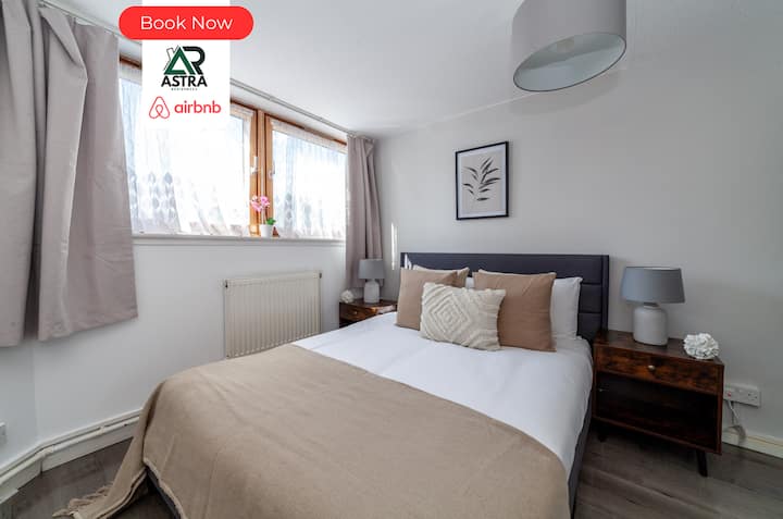 חדר שינה ב-Astra Residences Short Lets & Serviced Accommodation