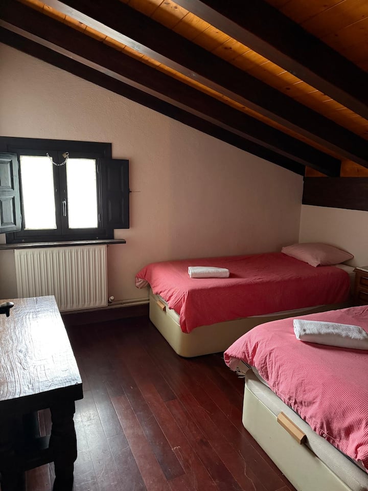 Habitacion Doble Con Baño Privado Del Albergue - Eibar