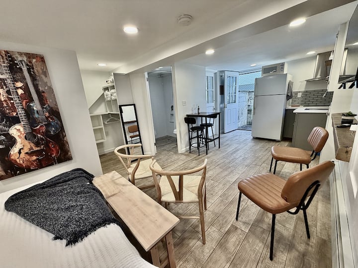 Cozy Private Studio | Easy Transit & Beaches - Connecticut