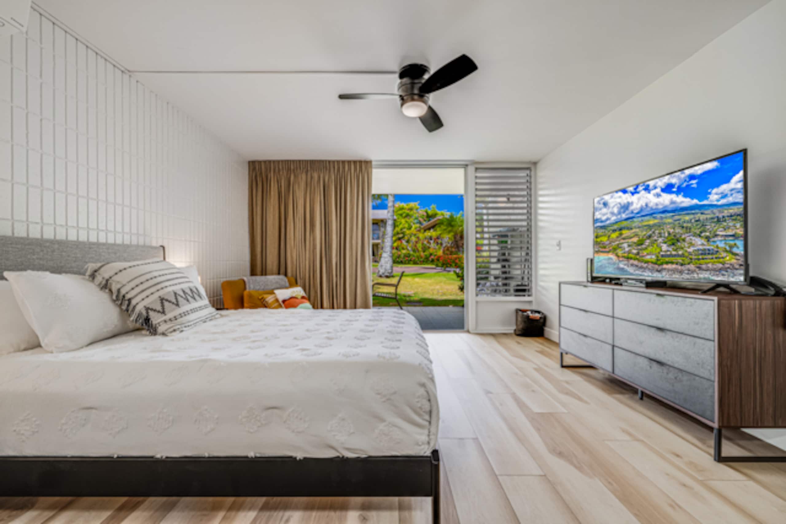 Modern garden studio walk to beach, pools & AC - Image 18