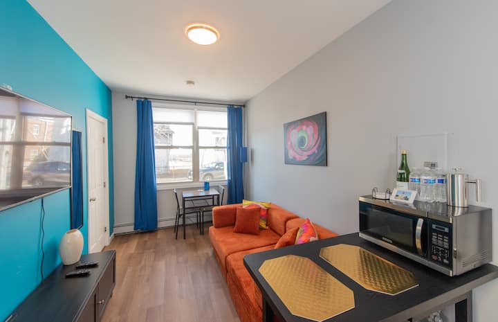 Cozy Private Retreat With Patio And Views - Brooklyn, NY