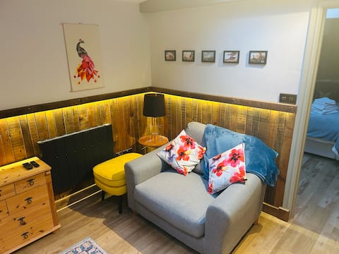 Popular Airbnb listing: Catherine Villa Studio in West Berkshire
