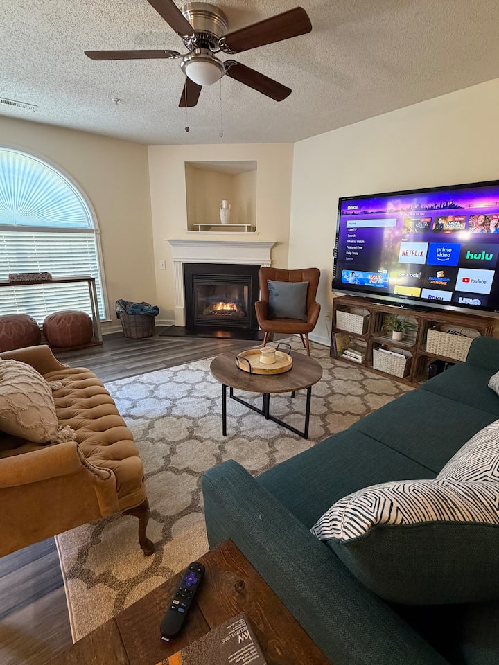 Greensboro/high Point - Ground Floor Apt 2br|2ba - Greensboro, NC