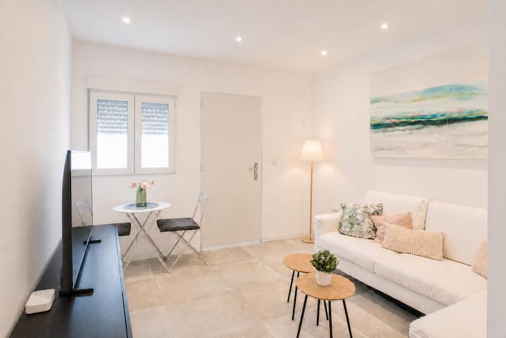 Estepona Old Town | Stylish 1br | Private Entrance - Estepona
